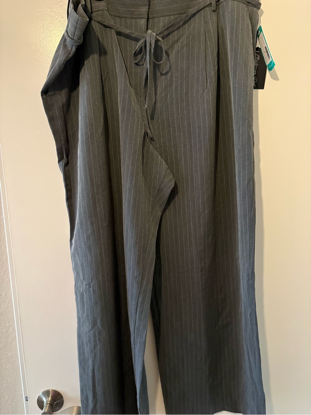 Wide-Leg Pinstripe Slacks with Waist Tie - Gray